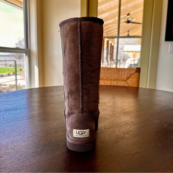 UGG Classic Short  Family Matching Suede - Picture 6 of 12